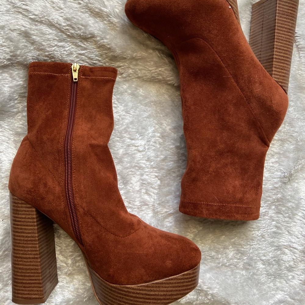 Gogo retro 70s platform boot heel